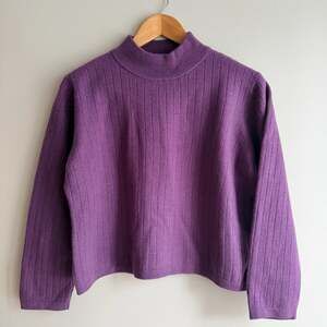 Amber Stone Petites 100% Pure Merino Wool Purple Ribbed Mock Neck Sweater Size P